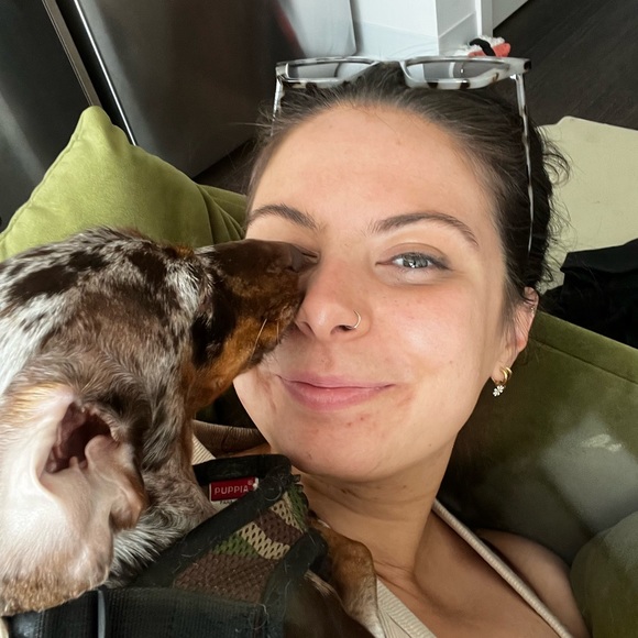 Meet your Posher, Dani - Picture 1 of 4